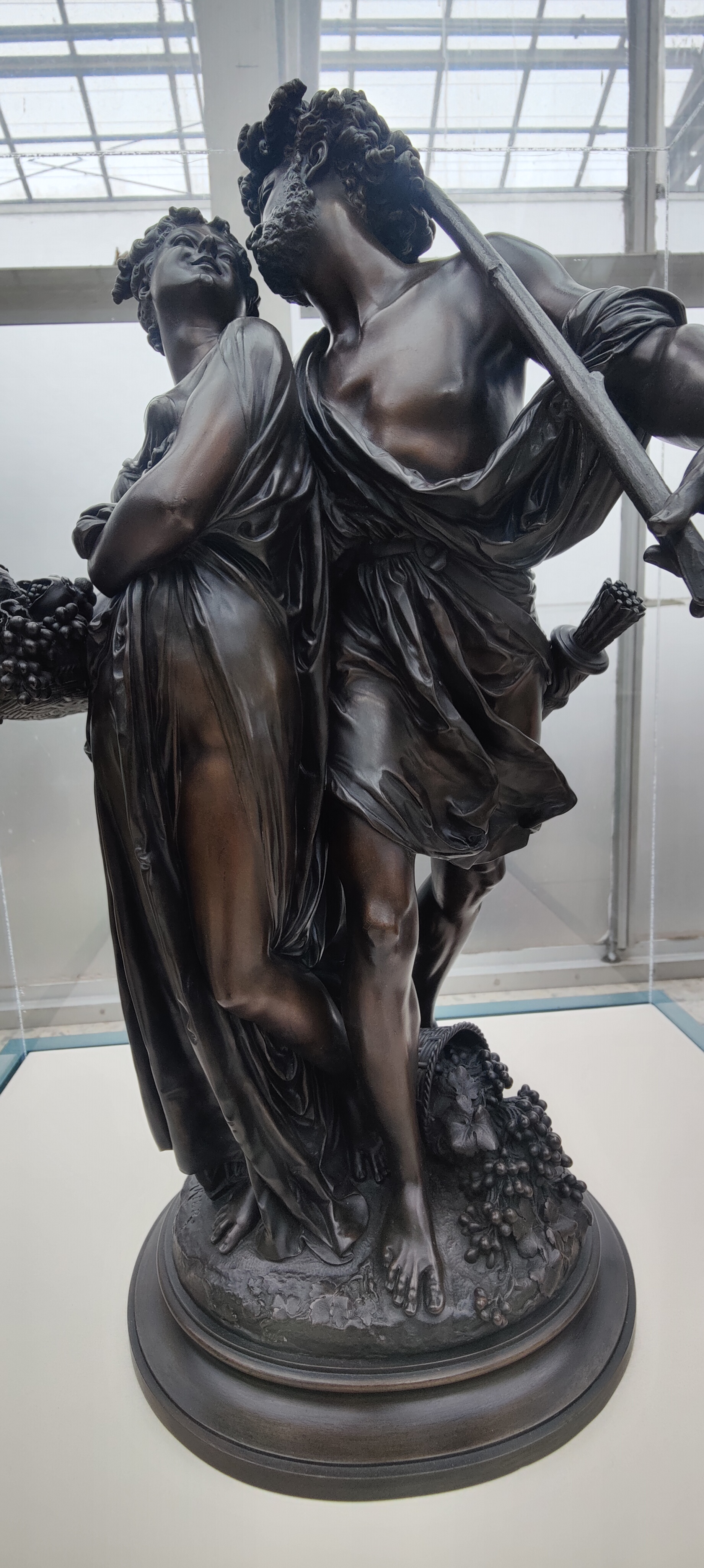IDK about you, but despite the figure on the right being male-presenting, this sculpture really gives off sapphic-love vibes. (Albert Ernest Carrier-Belleuse. _Autumn Lovers_, 1857.)